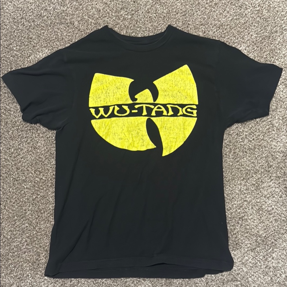Source Unknown Black and Yellow Graphic Tee